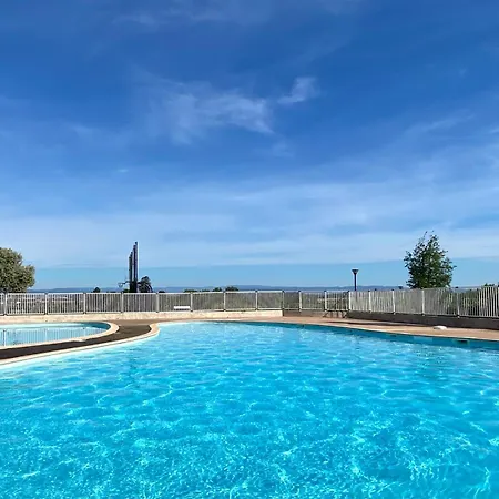 Coquet Confort Avec Piscine Feriehus