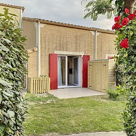 Coquet Confort Avec Piscine بزييه
